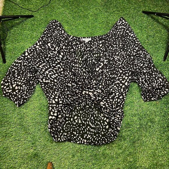 Women's Jennifer Lopez plus size black and white lightweight animal print blouse - Picture 1 of 4